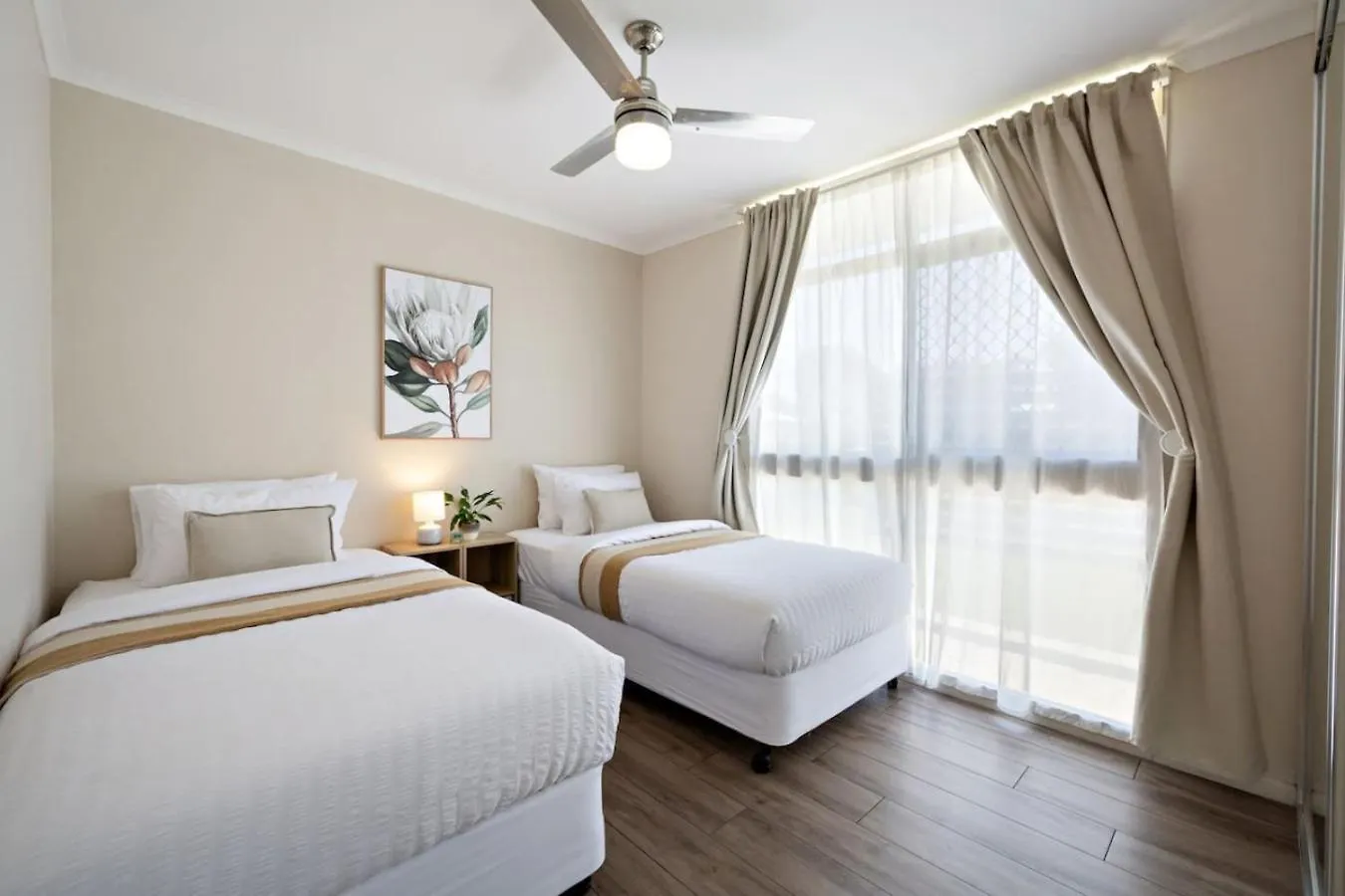 Bay Breeze - Sleeps 4 - Walk To Bay Villa Deception Bay Australia