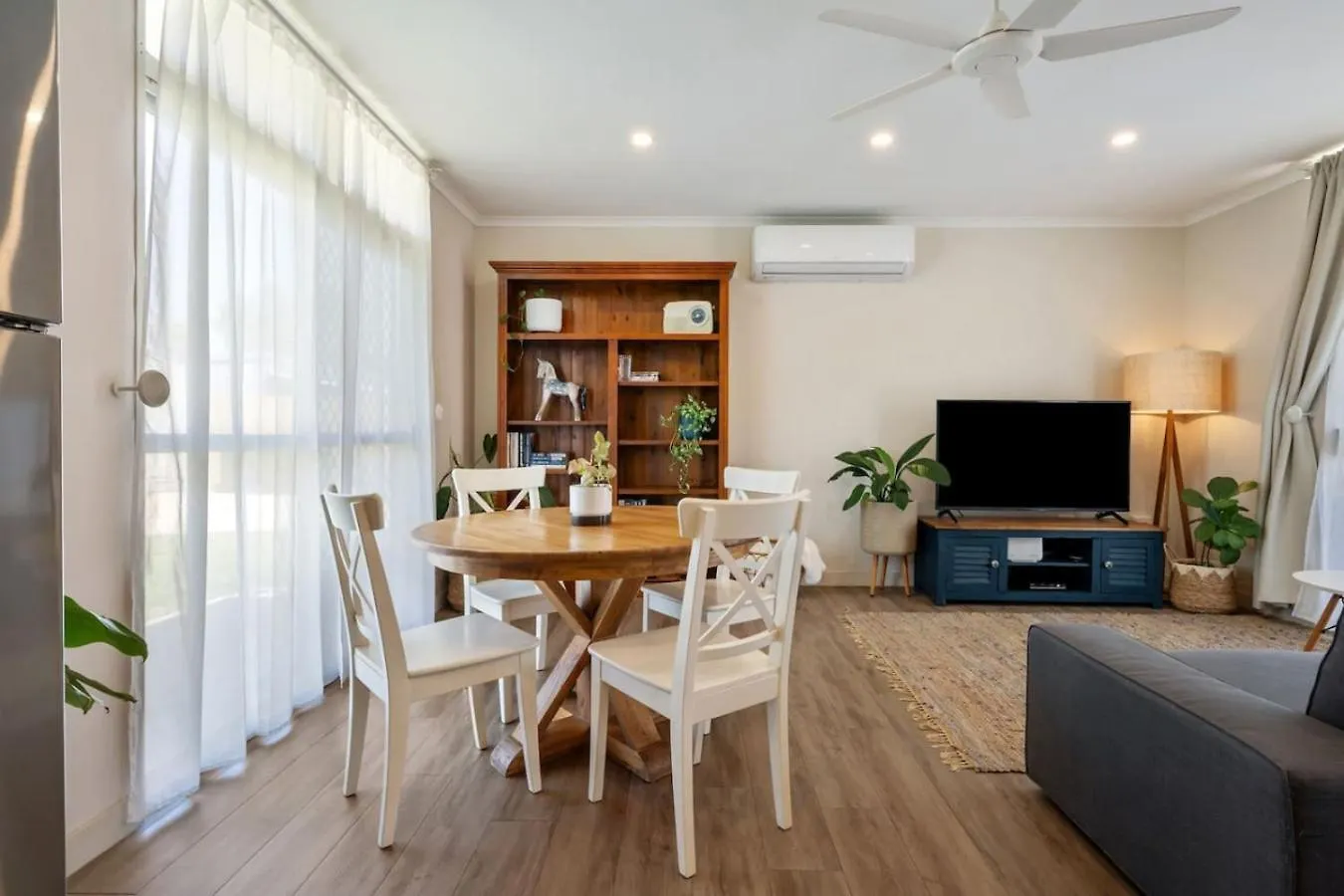 Holiday home Bay Breeze - Sleeps 4 - Walk To Bay Villa Deception Bay