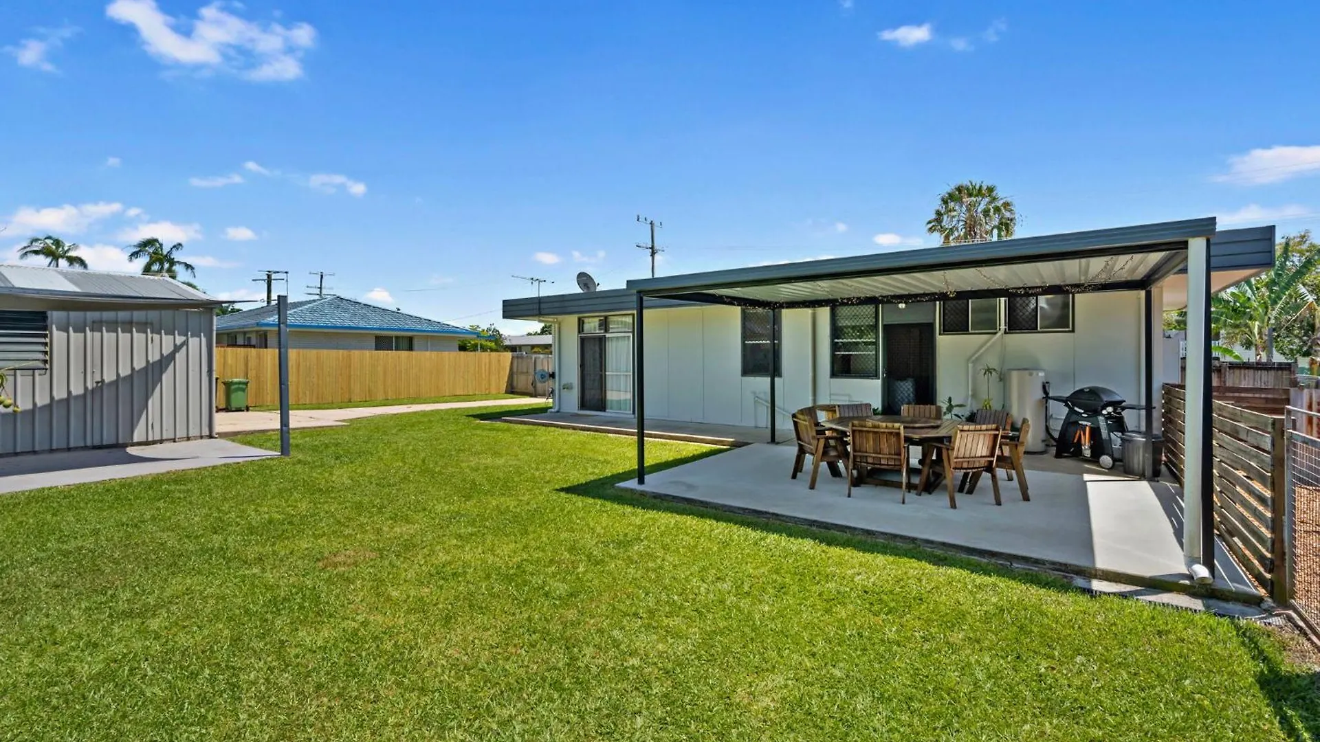 Deception Bay Bay Breeze - Sleeps 4 - Walk To Bay 빌라 0*, Deception Bay 오스트레일리아
