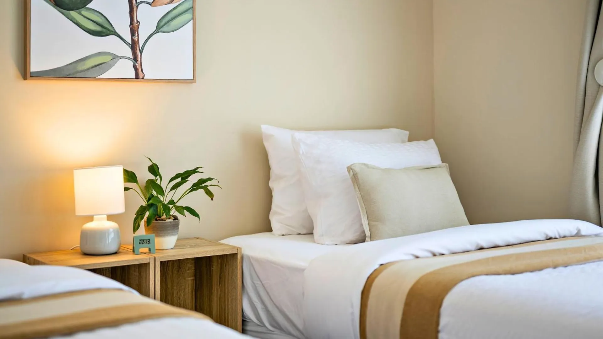 Deception Bay Bay Breeze - Sleeps 4 - Walk To Bay 빌라 0*, Deception Bay 오스트레일리아
