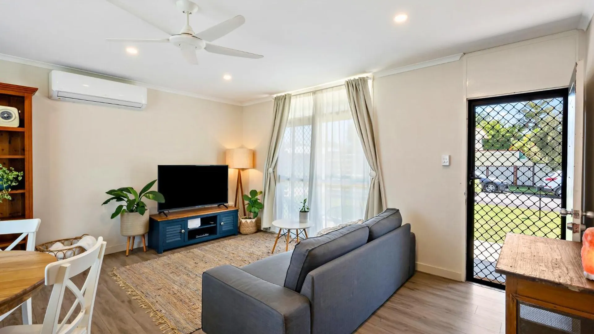 Deception Bay Bay Breeze - Sleeps 4 - Walk To Bay 빌라 펜션 Deception Bay